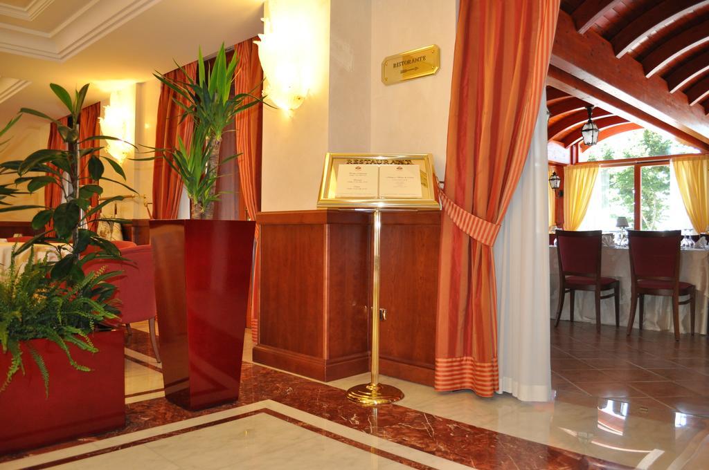 Hotel Ristorante Rossemi سان جيوفاني روتوندو المظهر الخارجي الصورة