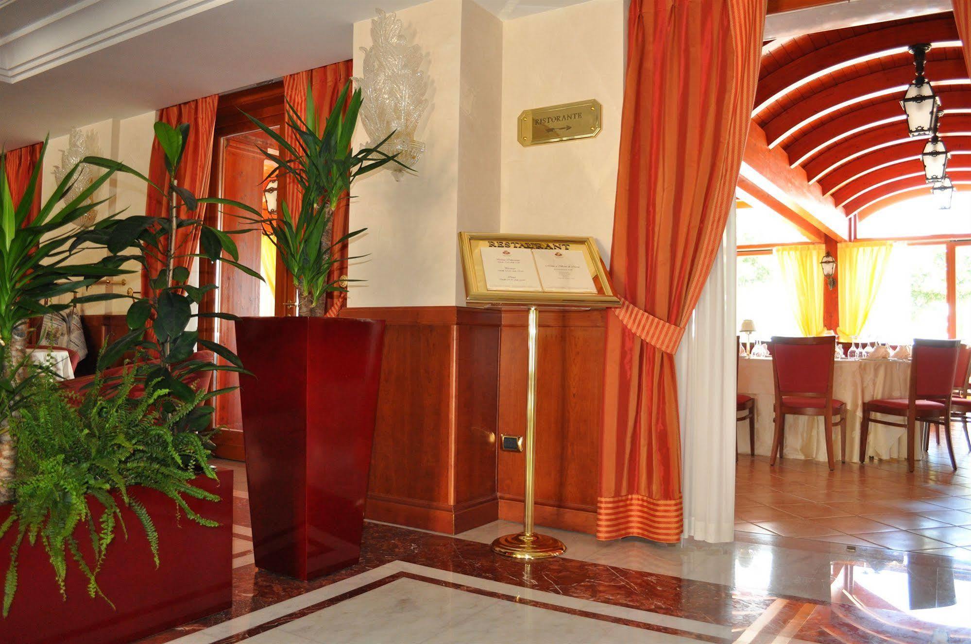 Hotel Ristorante Rossemi سان جيوفاني روتوندو المظهر الخارجي الصورة
