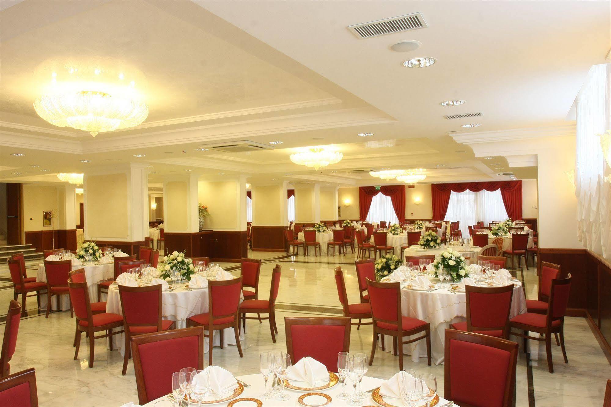 Hotel Ristorante Rossemi سان جيوفاني روتوندو المظهر الخارجي الصورة